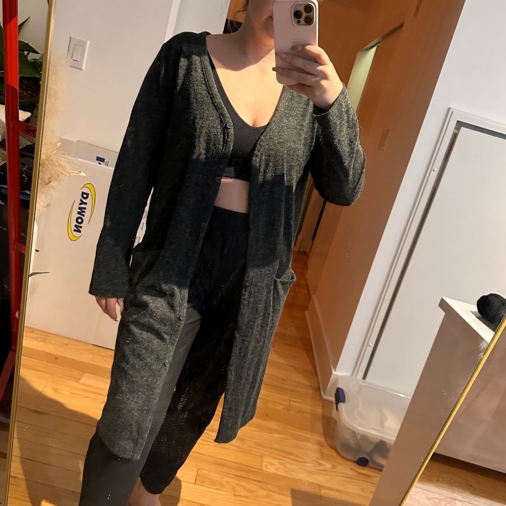 Roots cardigan